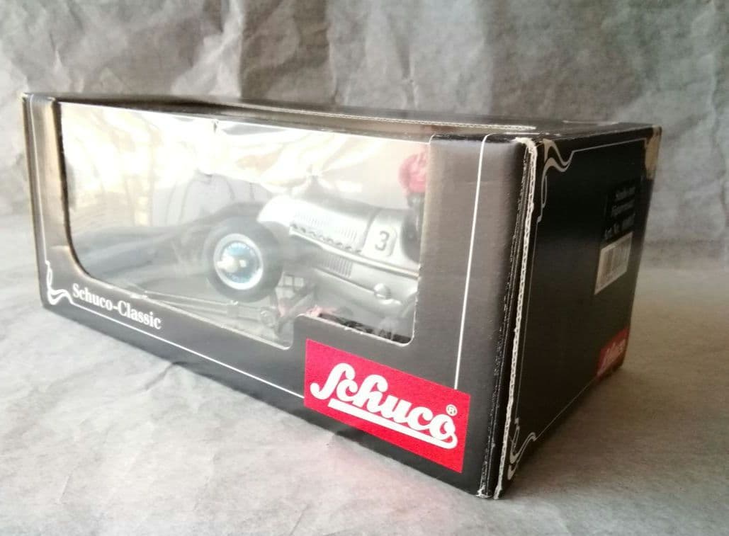 シュコー メルセデスベンツグランプリ ピットチームフィギュア付き