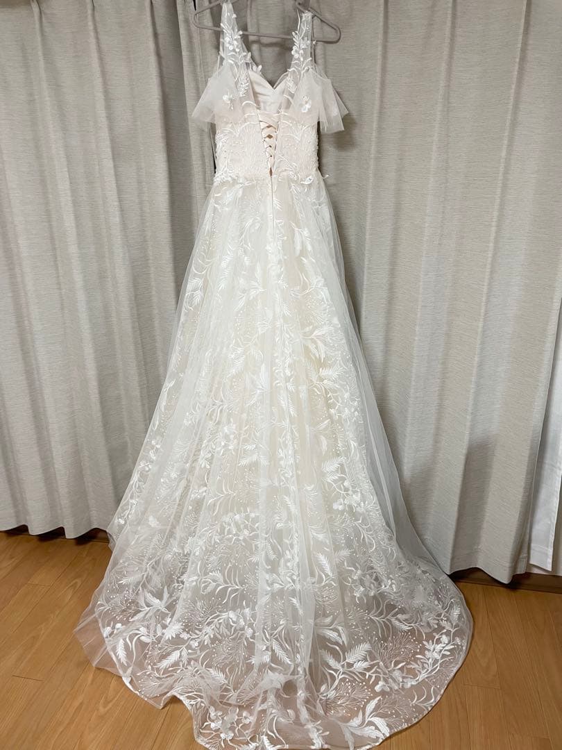 ウエディングドレス　Aライン