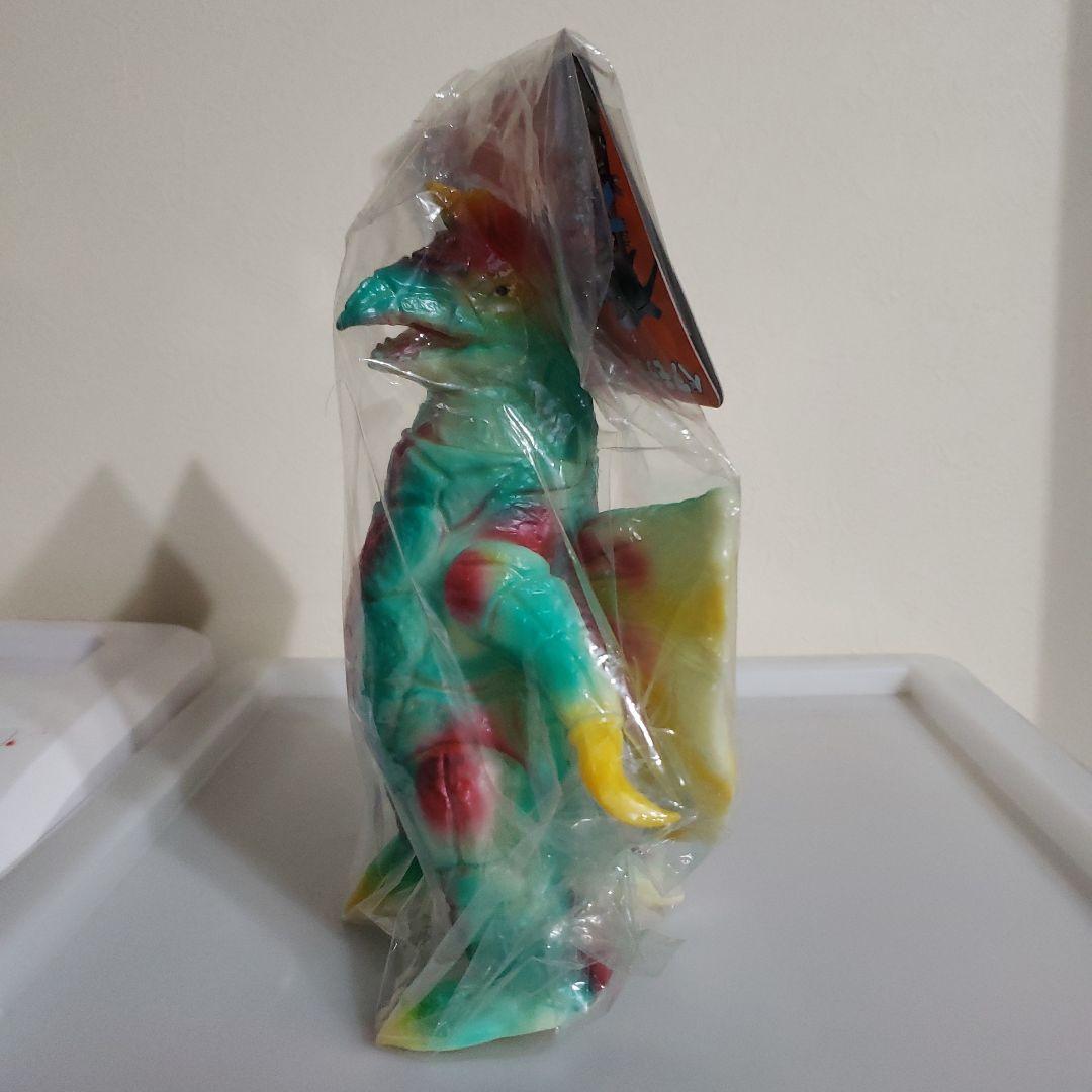 ベアモデル ソフビ ウルトラマン怪獣 翼付き カラフル