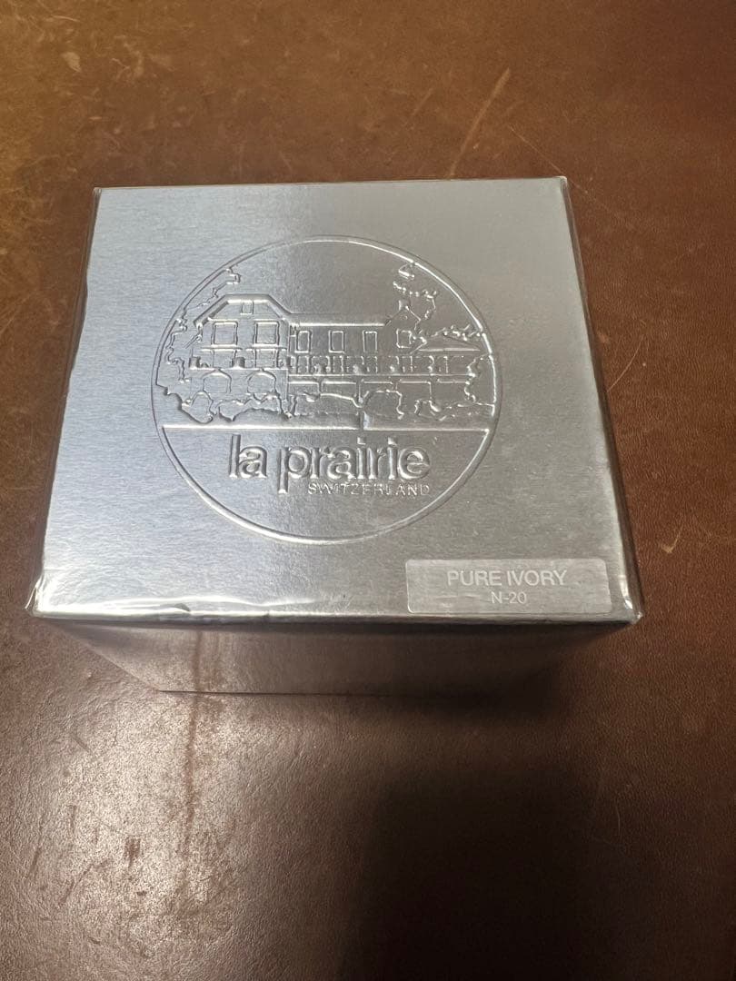 la prairie コンシーラー ファンデーションN20 pure ivory