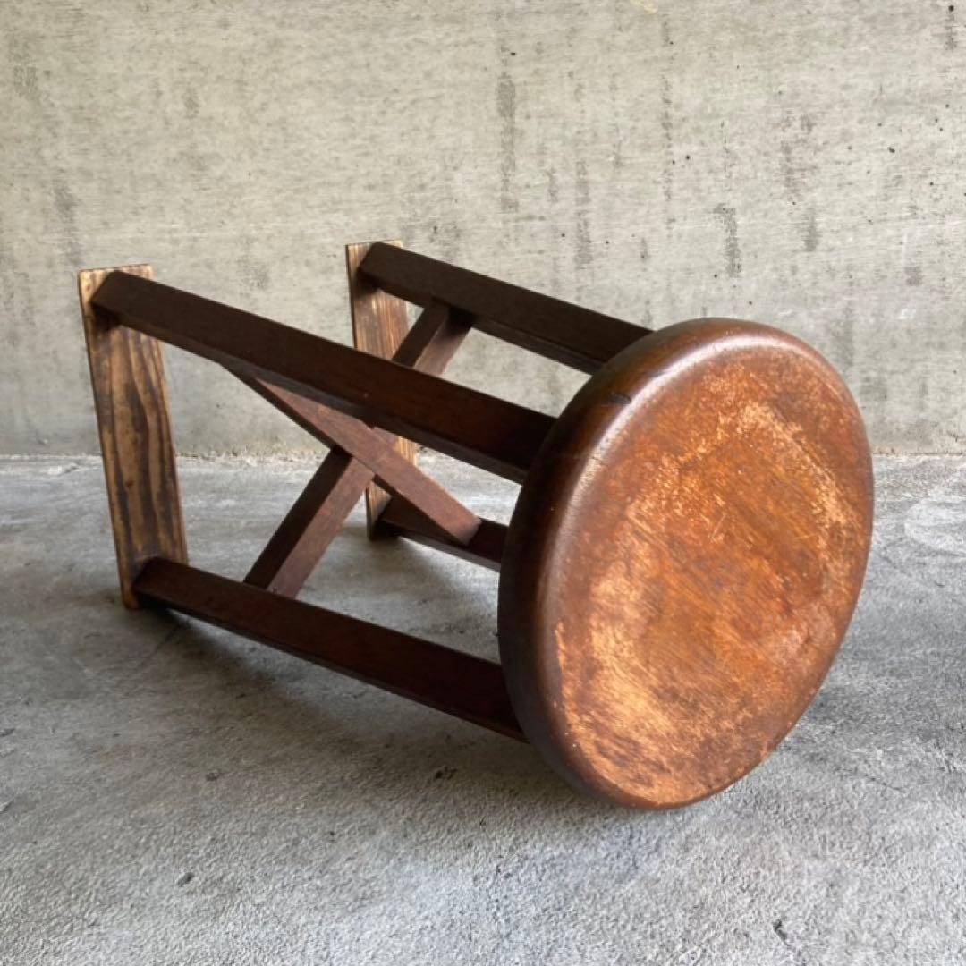 古い丸椅子 スツール チェア 椅子 木製 飾り台 置物台 花台 古道具 レトロ
