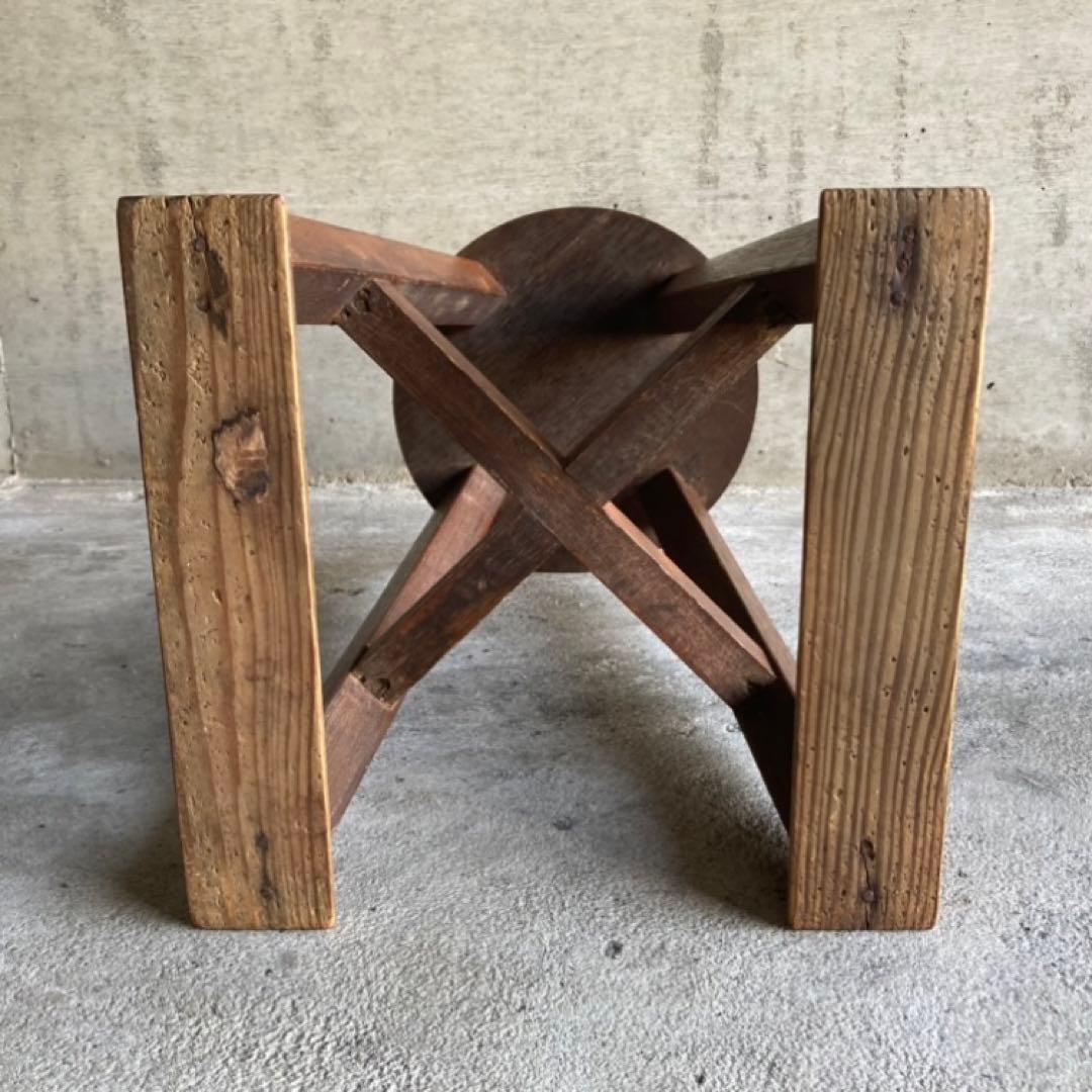 古い丸椅子 スツール チェア 椅子 木製 飾り台 置物台 花台 古道具 レトロ