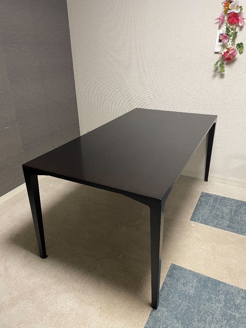 カッシーナixc 黒の長方形ダイニングテーブルと椅子4脚