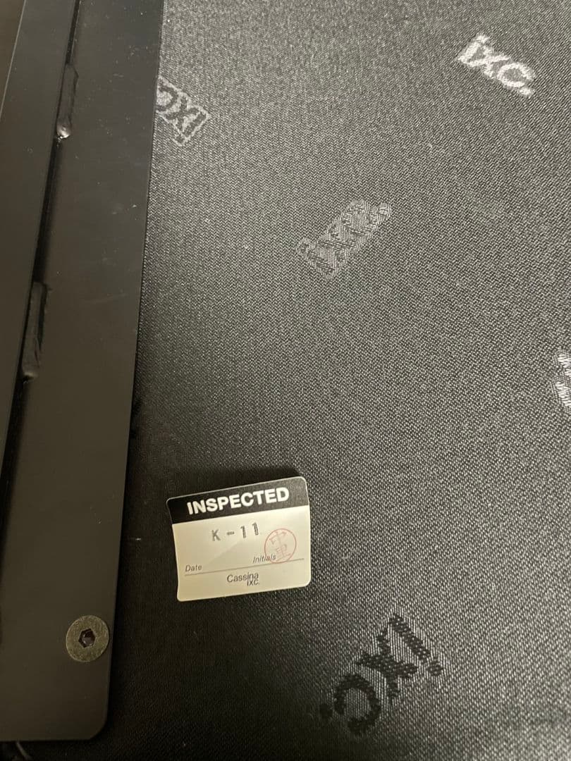 カッシーナixc 黒の長方形ダイニングテーブルと椅子4脚