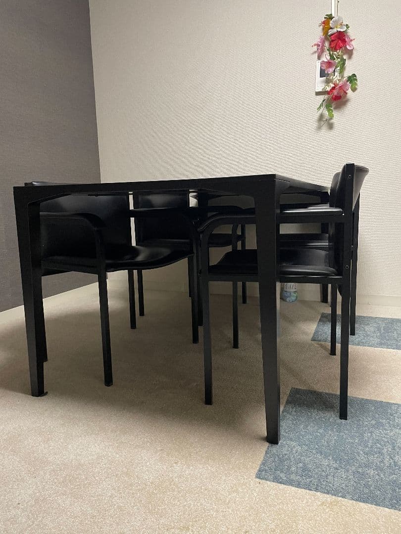 カッシーナixc 黒の長方形ダイニングテーブルと椅子4脚