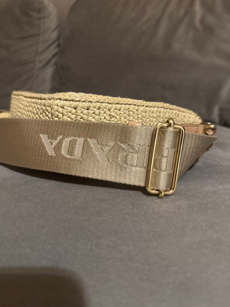 【入手困難】プラダ リエディション 2005 ショルダーバッグ ラフィア