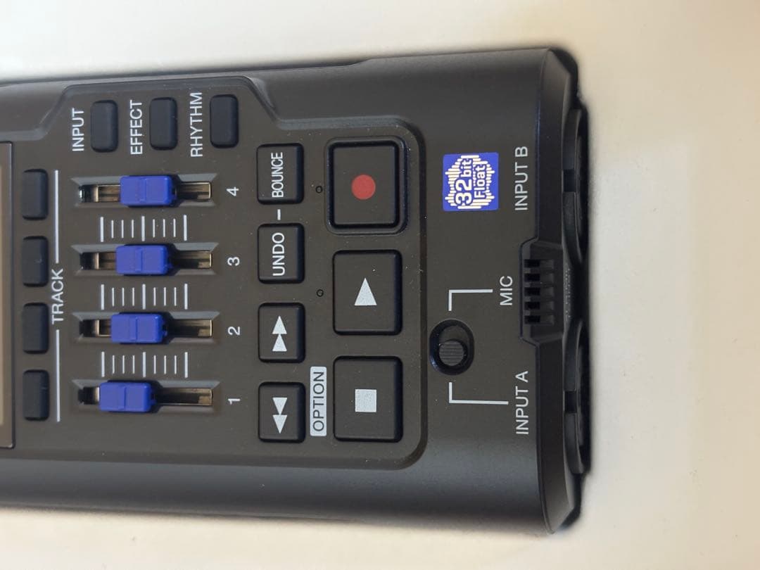 Zoom R4 MultiTrak マルチトラックレコーダー