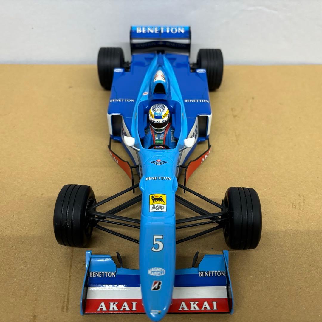 【ミニチャンプス　Benetton B197 ショーカー 1997年1/18】