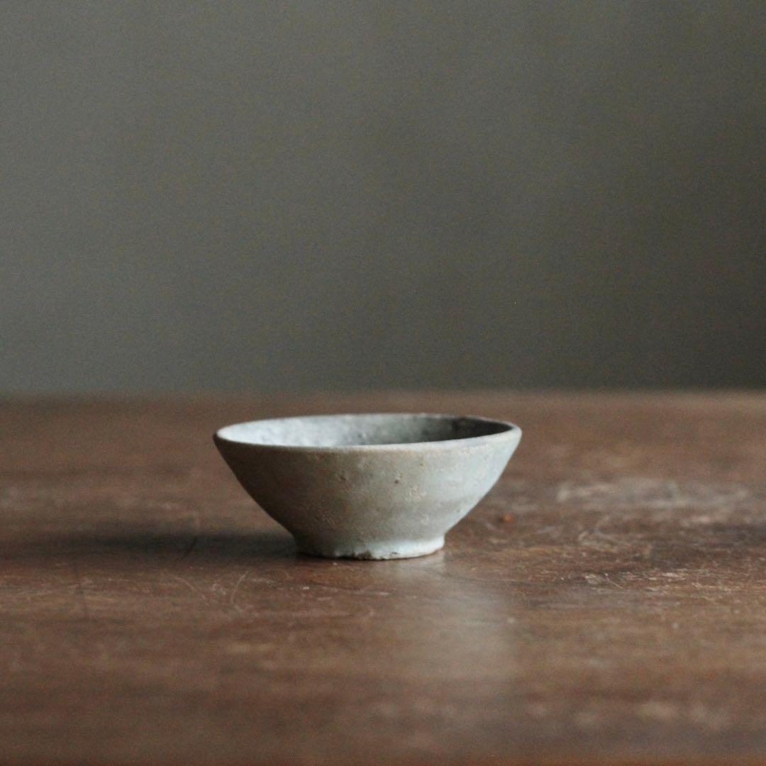 李朝 白磁 盃 ぐい呑み 古道具 古美術 朝鮮美術 - メルカリ