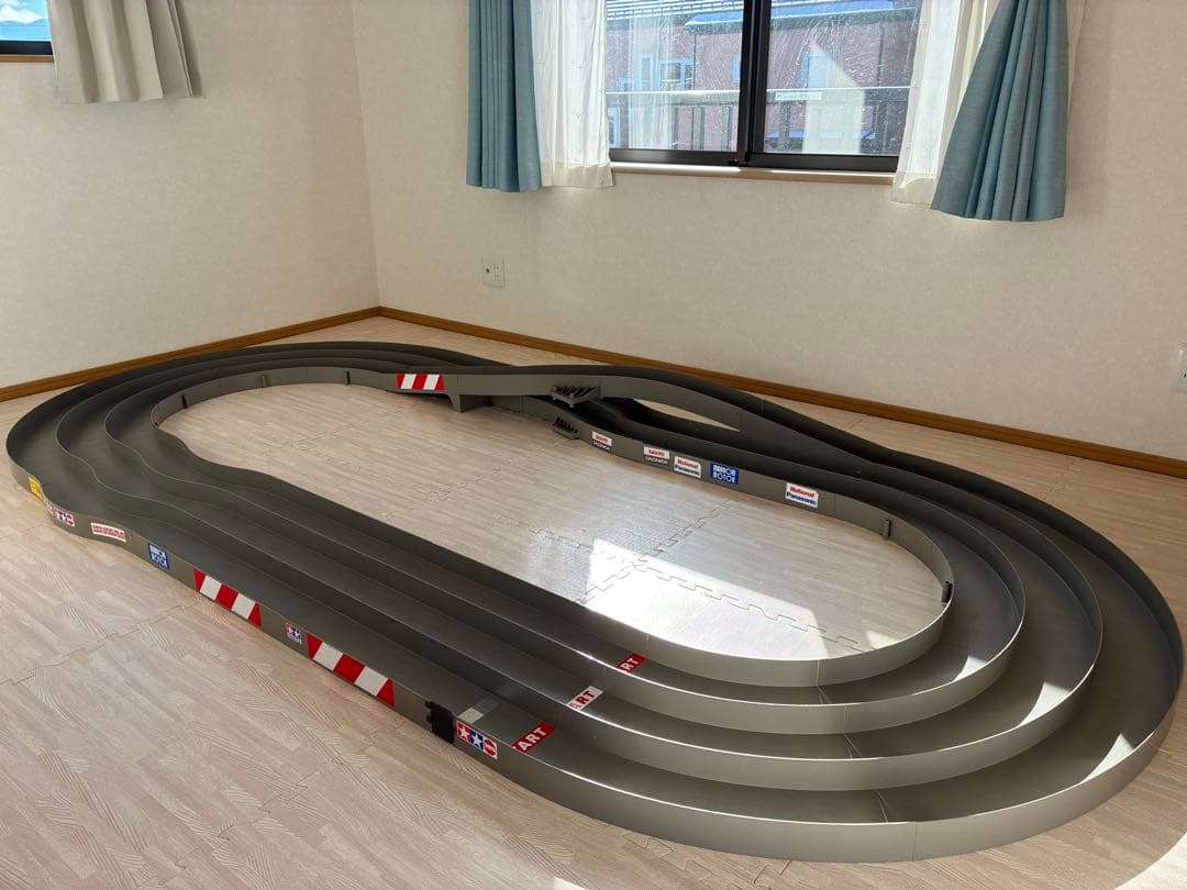 TAMIYA　タミヤ　ミニ四駆　ジャパンカップ　ジュニアサーキット Amazon | タミヤ ミニ四駆サーキット ジャパンカップ ジュニア