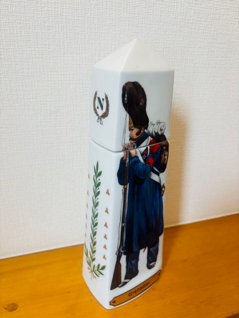 希少】ナポレオン コニャック 限定陶器ボトル Grenadier
