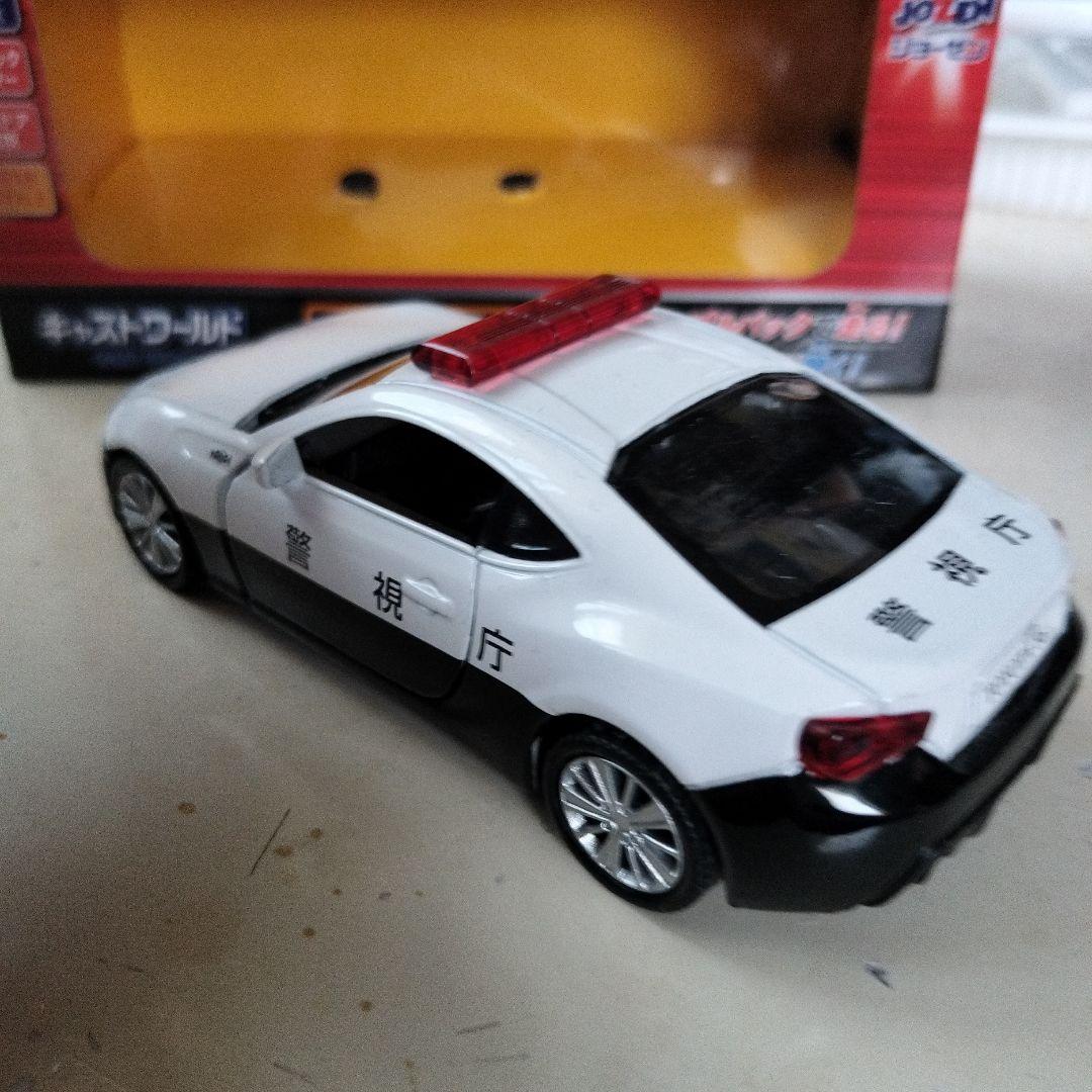 トヨタ86 パトカー ミニカー 1/64