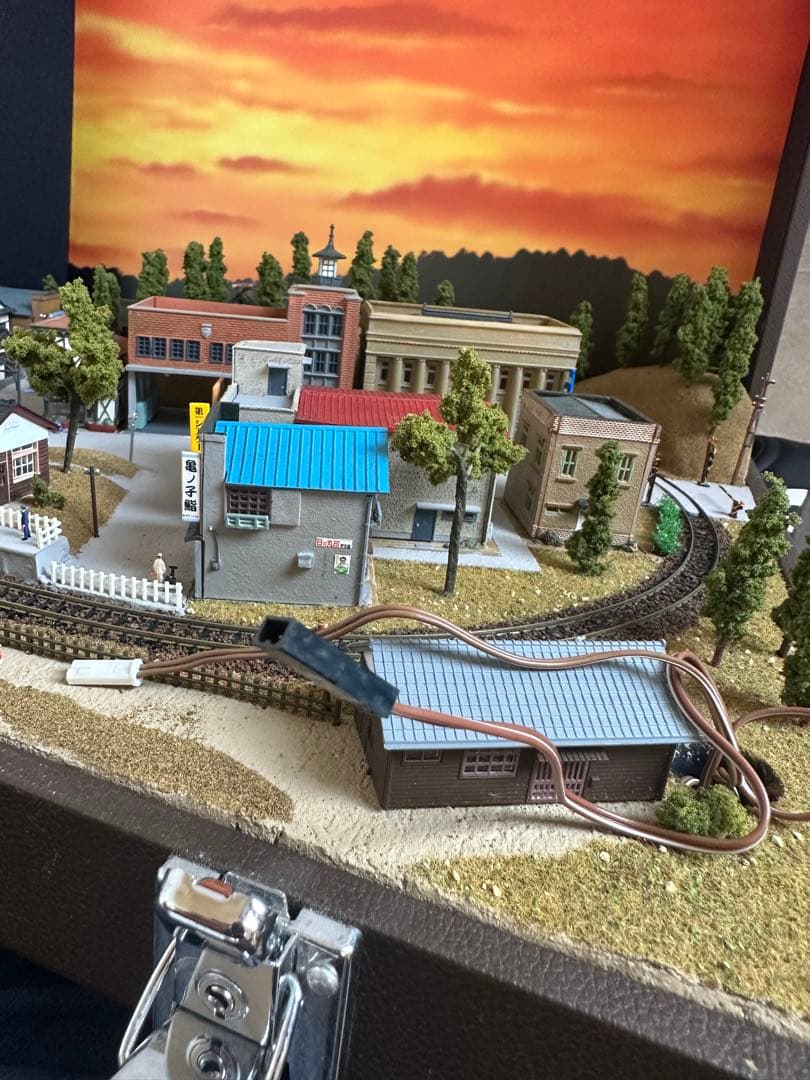 ジオラマ完成版精密鉄道風景模型 駅前横丁Nゲージ 現状品 鉄道模型完成品駅電車
