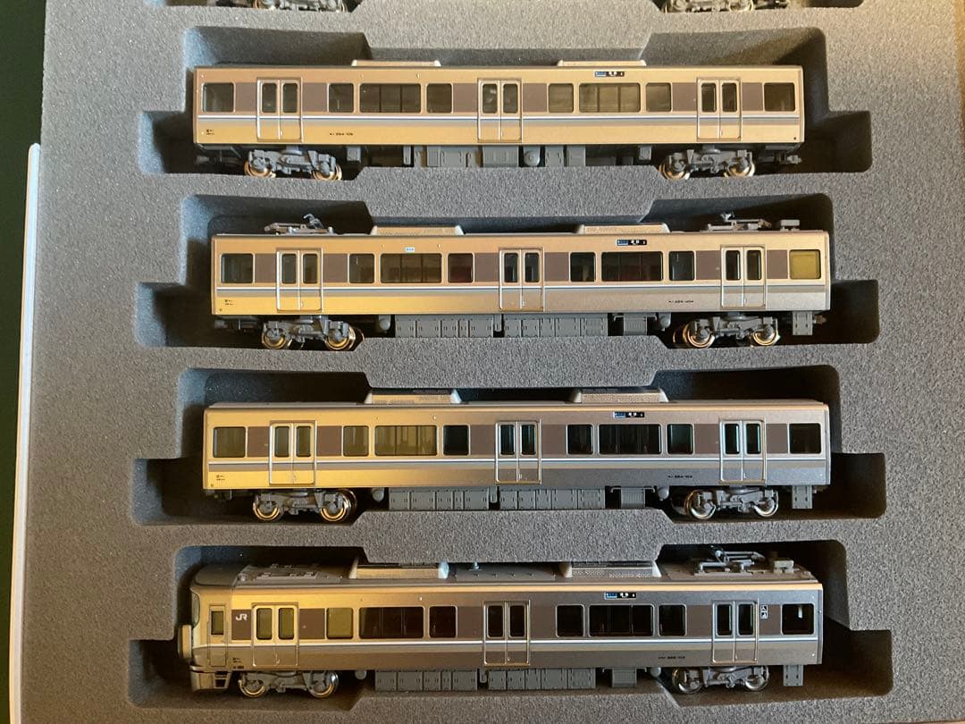 KATO 225系100番台「新快速」8両編成(美品)