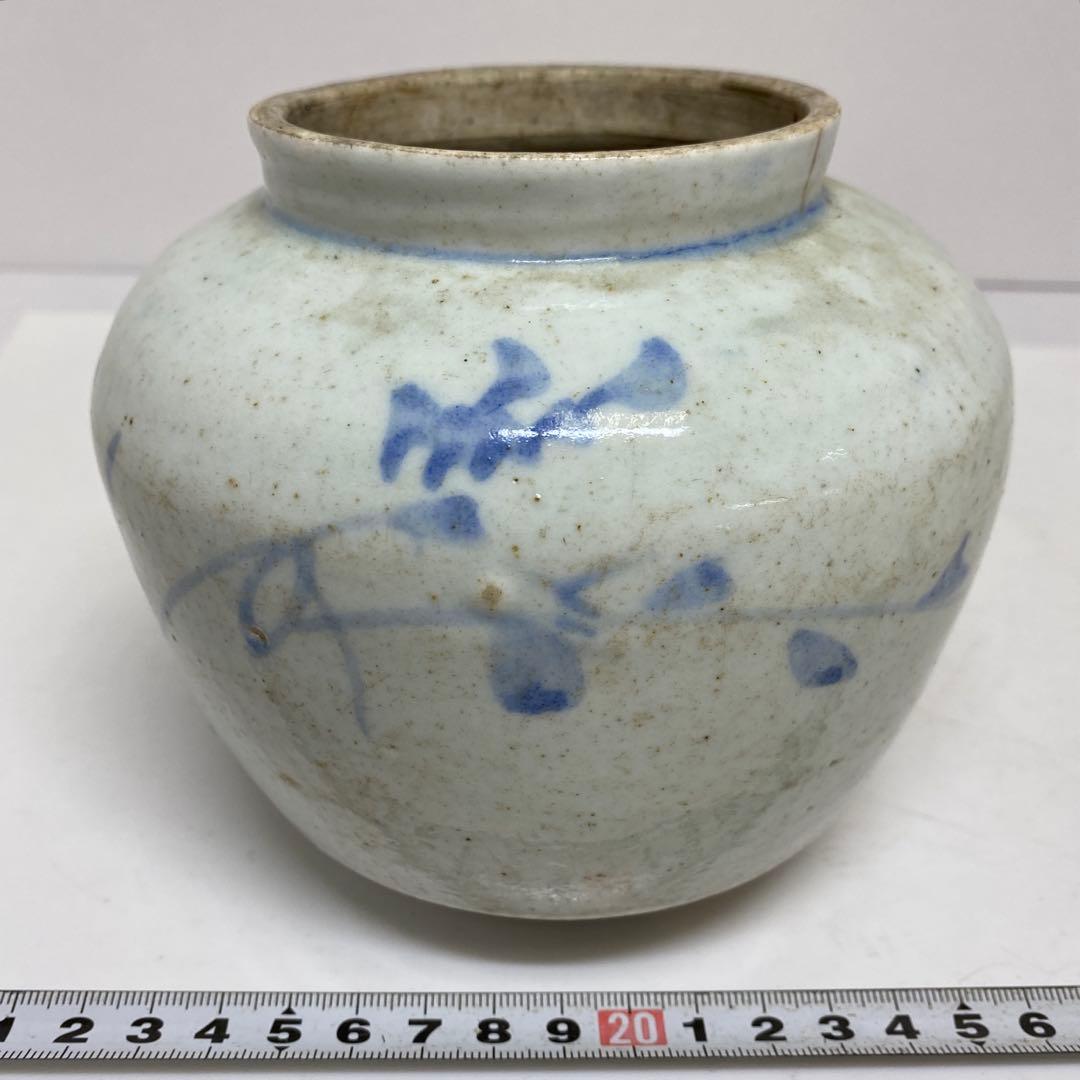 李朝　染付壺　高さ約12.2㎝ トヒチ　東さ8-0107☆2F 朝鮮美術 陶磁器 | 李朝白磁染付花文丸壺 李朝後期 19世紀 | gallery陽