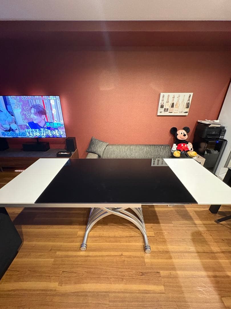 東京インテリア購入 ガラステーブル 昇降機能付き