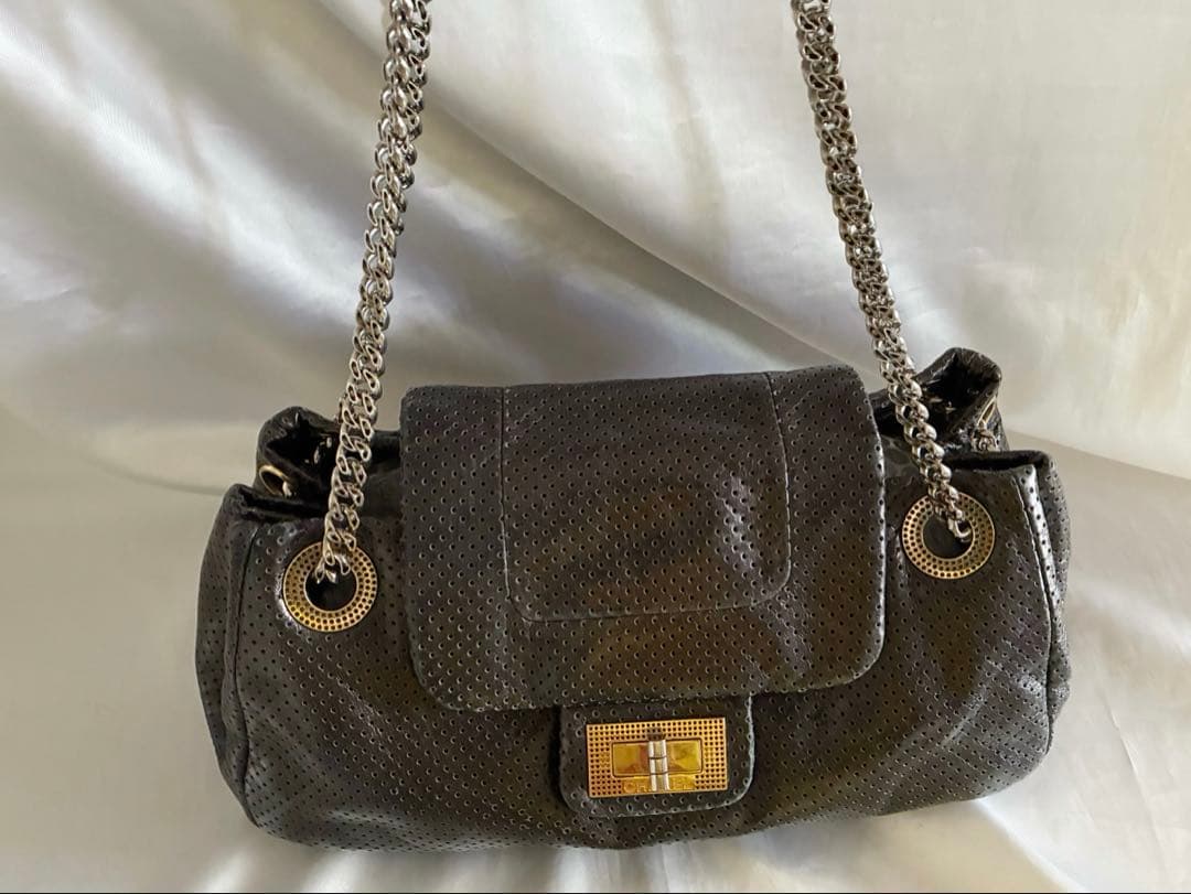 ルイス 様♡CHANEL パンチング　2.55 チェーンバッグ　マトラッセ