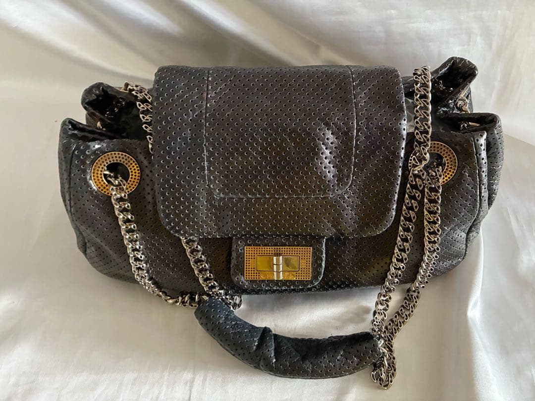 ルイス 様♡CHANEL パンチング　2.55 チェーンバッグ　マトラッセ