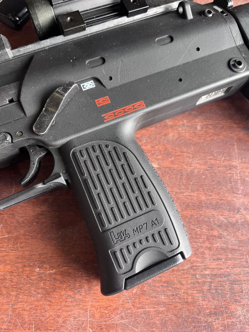 H&K MP7 A1 電動ガン 本体と付属品