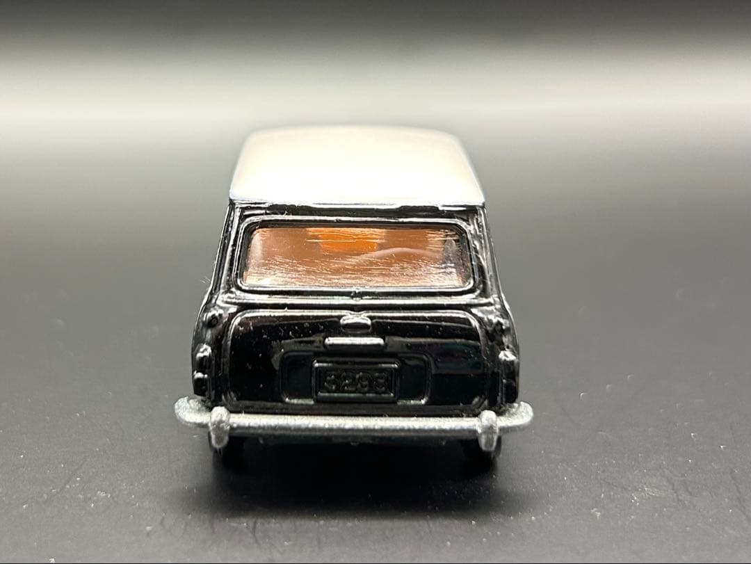 tomica ミニクーパーS トラフィック　POLICE 日本製　ミニカー