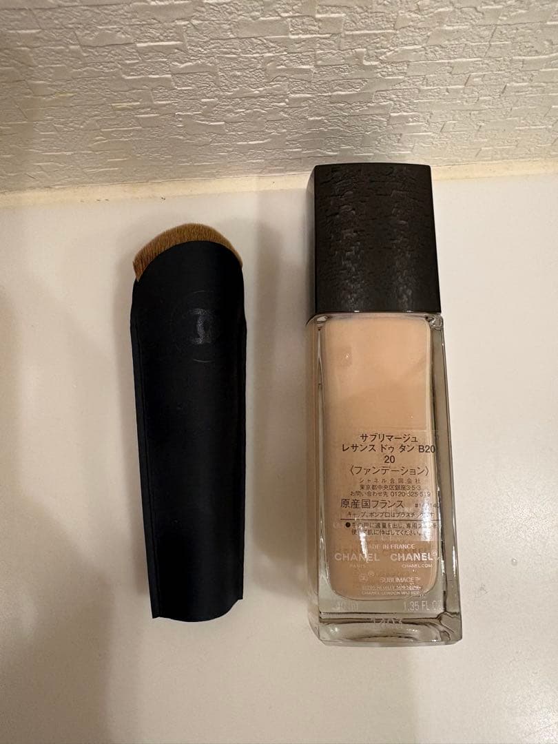 CHANEL サプリマージュ　レサンスドゥ タンB20ファンデーショ　ブラシ付き