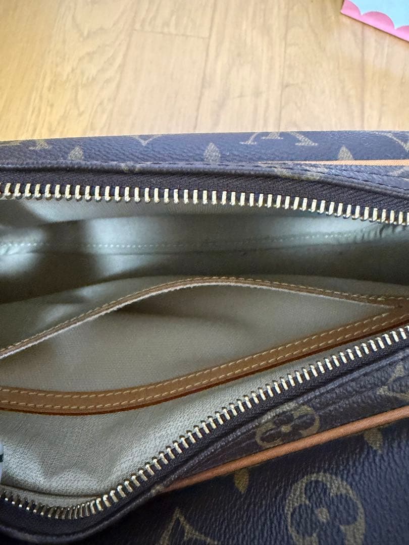 Louis Vuitton モノグラム ショルダーバッグ コピー品