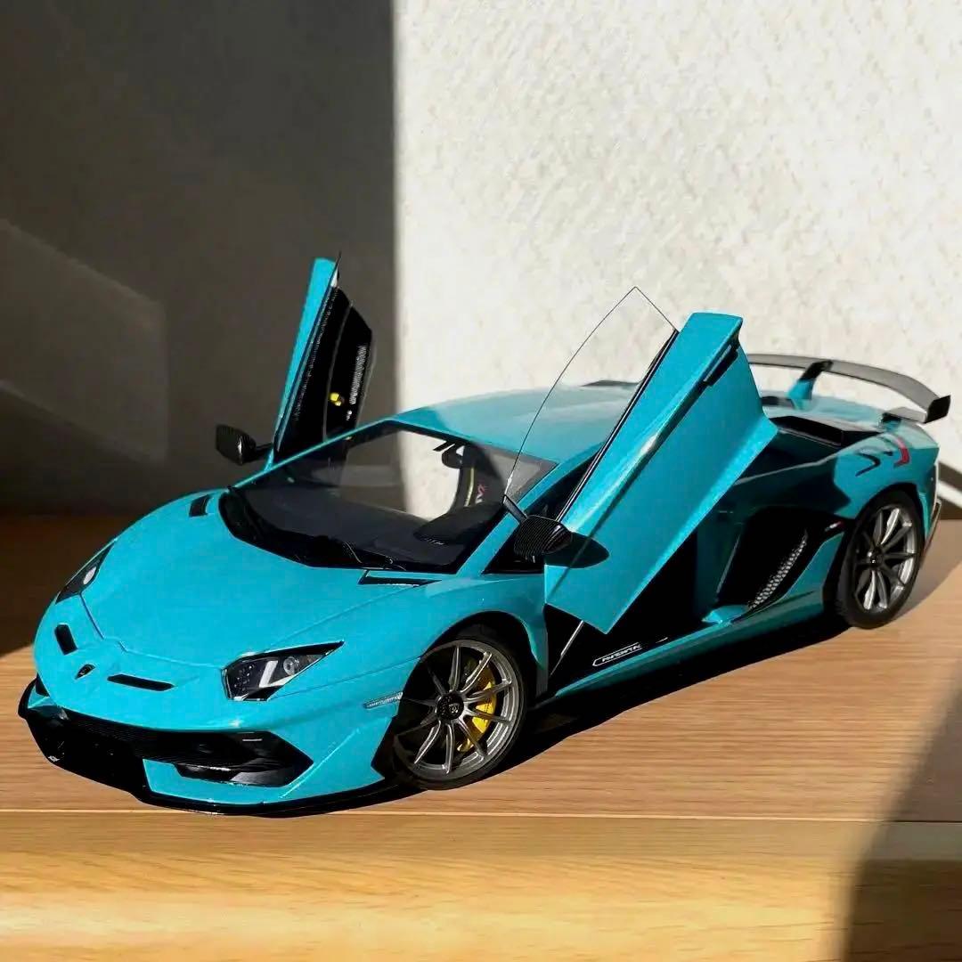オートアート1/18 ランボルギーニ アヴェンタドールSVJ 絶版色ターコイズ！