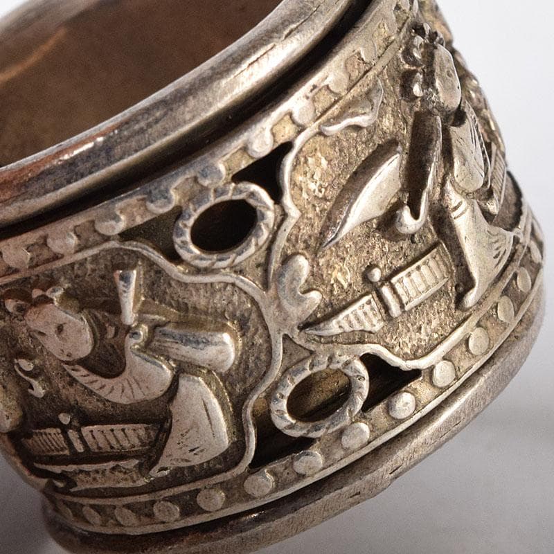 中国　光緒天宝足銀　人物彫　板指　重さ約35g　N　7648E