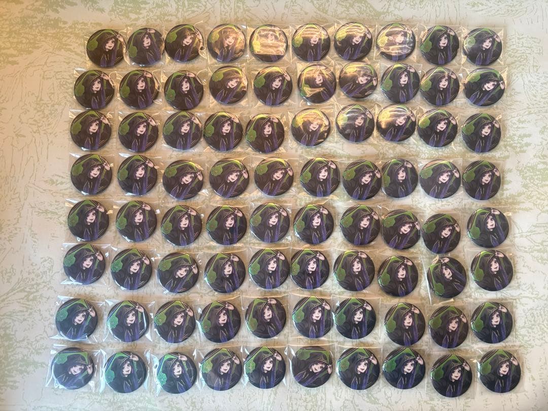 ツイステ リリア・ヴァンルージュ カプセル缶バッジ 式典服 ツイステ リリア・ヴァンルージュ カプセル缶バッジ 式典服 ツイステ