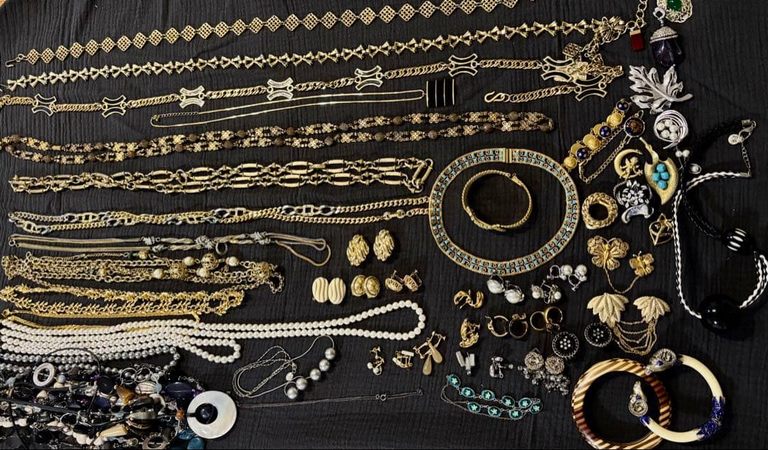 コスチュームジュエリー　まとめ売り