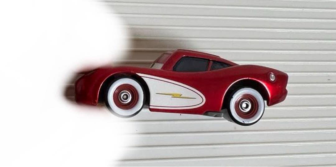 カーズ、ミニカーマテルライトニングマックィーンRADIATOR SPRINGS