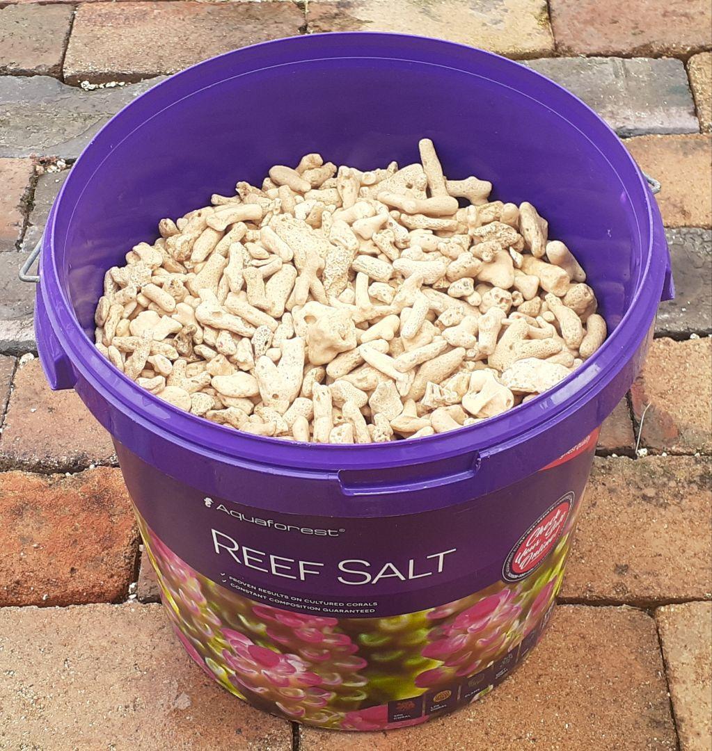 D*4様 ろ過槽 3層 塩ビ ウールボックス付き ろ材付き 中古