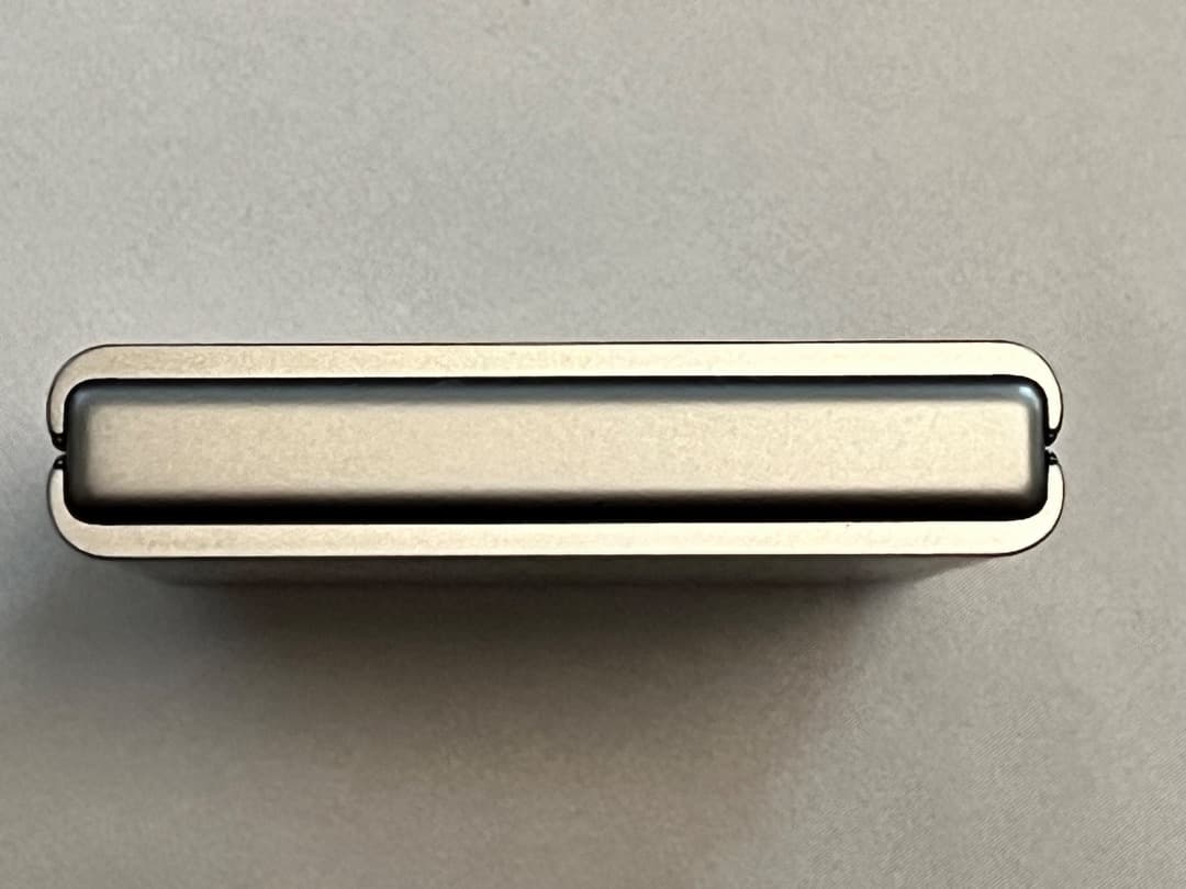 【値下げ】Motorola RAZR50 512GB SIMフリー コアラグレイ