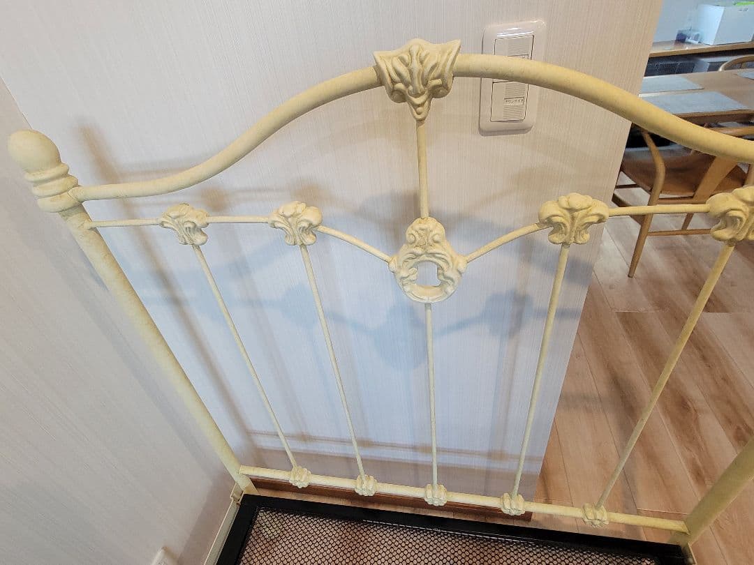 アイアンベッド&ナイトテーブル　アンティーク　静岡東部直接お渡し希望