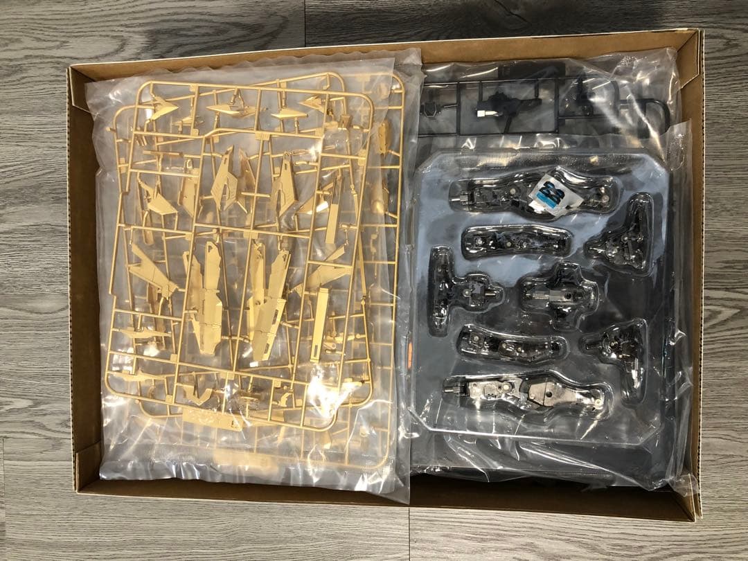 海外版 MG アカツキ Aurora社 未組立 合金フレーム