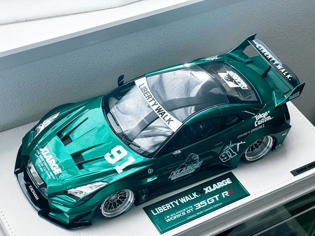 Make up LBWK X-LARGE GT-R ミニカー 1/18 - メルカリ