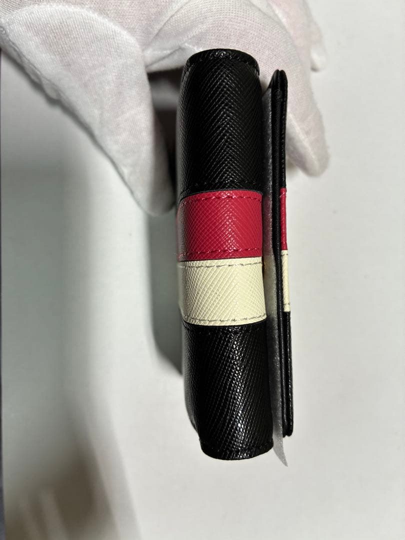 ☆人気【新品】Vivienne Westwood 三つ折り財布 トリコロール柄