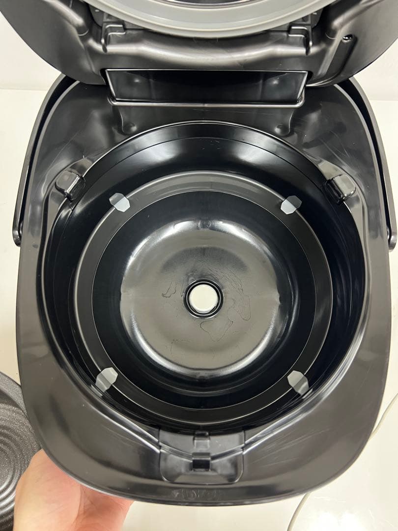 TOSHIBA IH炊飯器 RC-10VRV (1.0L / 約5.5合炊き)