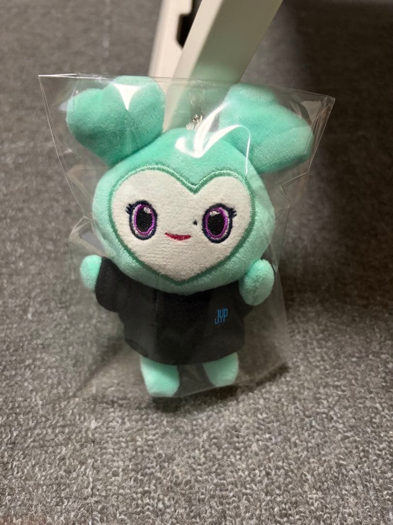 TWICE ミナ JYP POPUP 2021 ミブリー バックチャーム - メルカリ