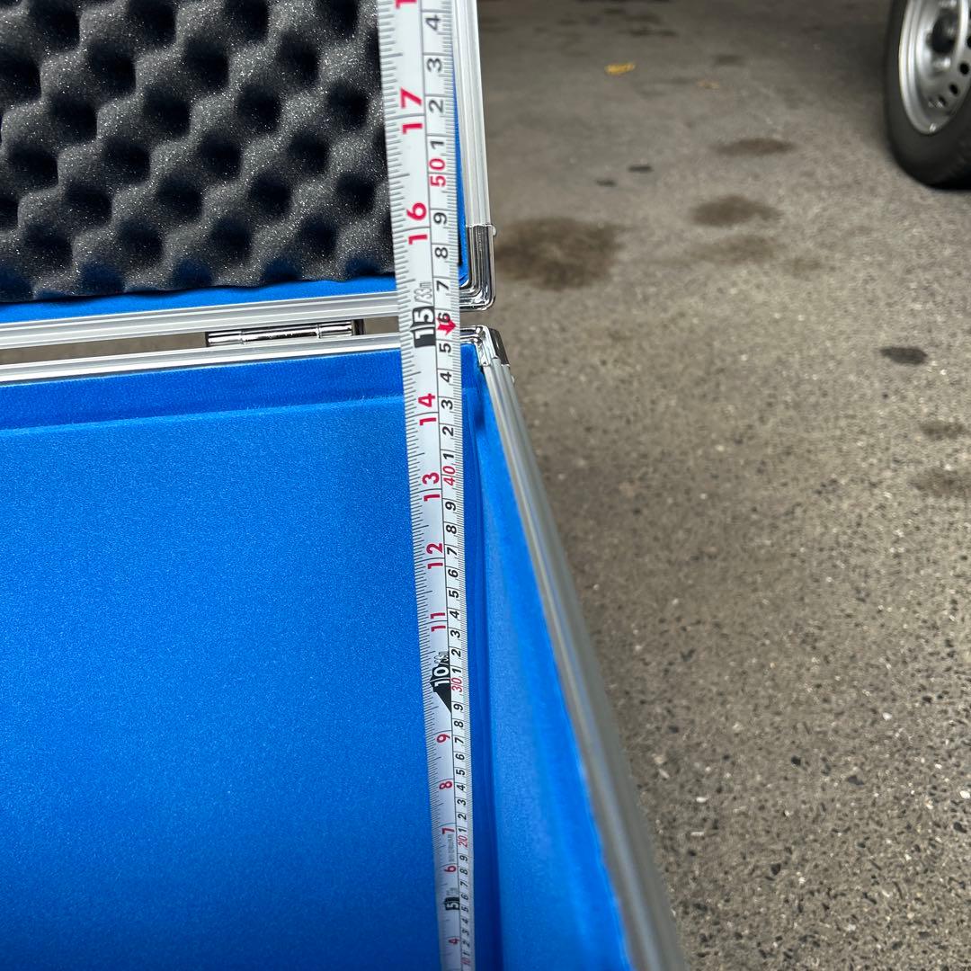 アルミ製シルバーケース 鍵付き ポータブルアンプ用