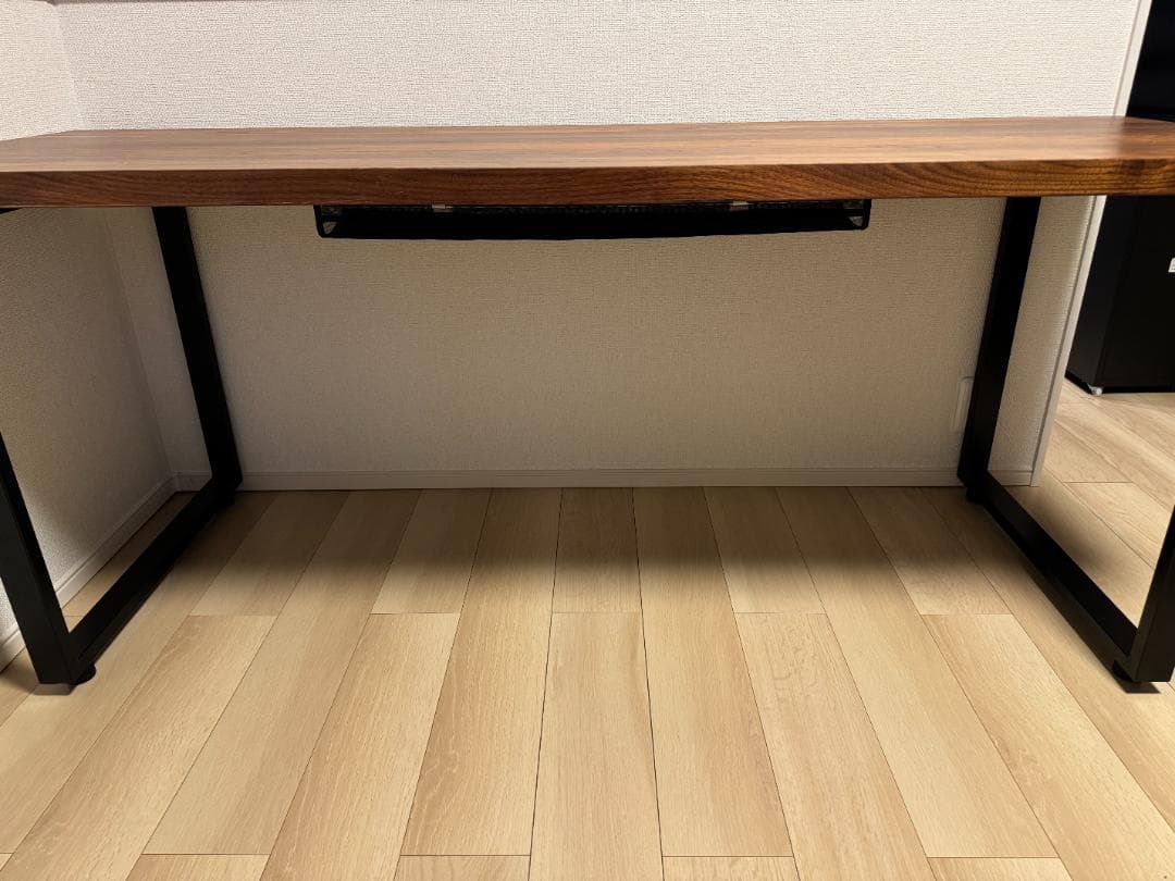 【簡単組立】IKEA イョルスタ天板 × ブラック脚 デスク 配線トレー付き