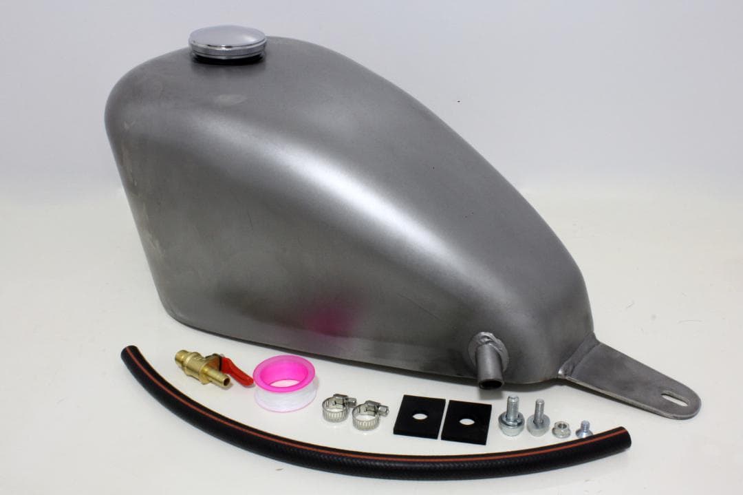 ★-18　新品未使用　スティード400　スポーツスタータンク　取り扱い説明書付き ☆-18 未使用新品 スティード400 スポーツスタータンク 取り扱い説明書