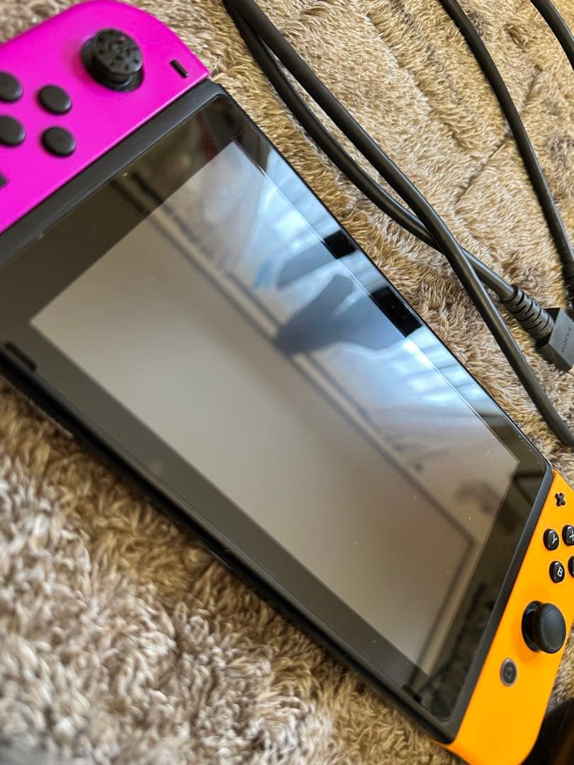 Nintendo Switch 本体 ピンクと黄色のJoy-Con