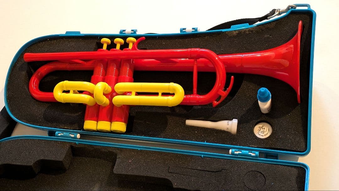 TIGERトランペット♫ケース付き♪赤と黄色の希少カラー♬