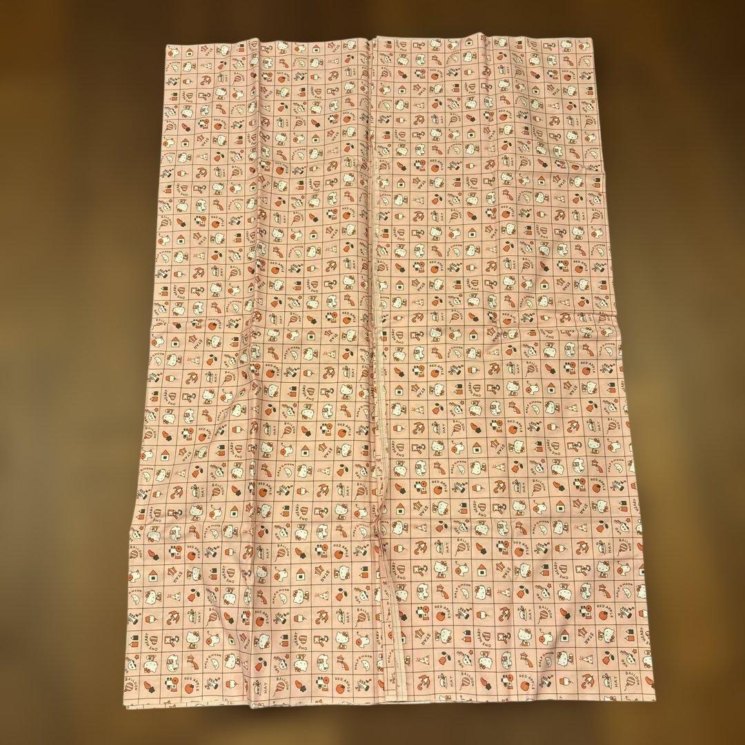 お値下げ！ハローキティ型 蓋付パンケーキフライパンとロングテーブル