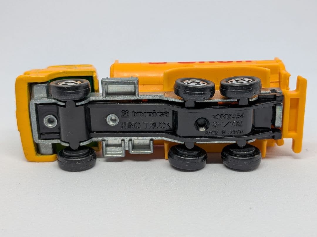 トミカ　黒箱　日本製　日野タンクローリー　デッドストック品