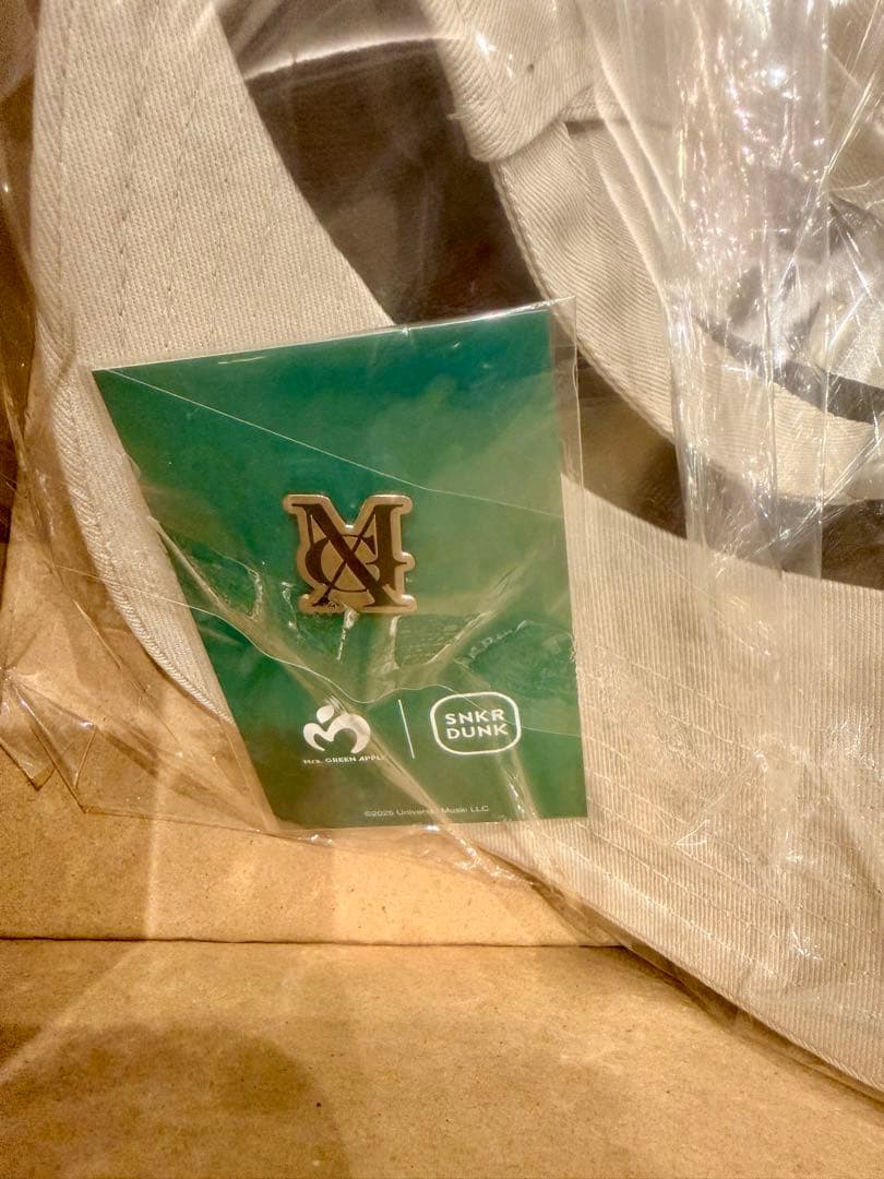 Mrs. GREEN APPLE ベージュ キャップ ニューエラ ピンズ付き - メルカリ