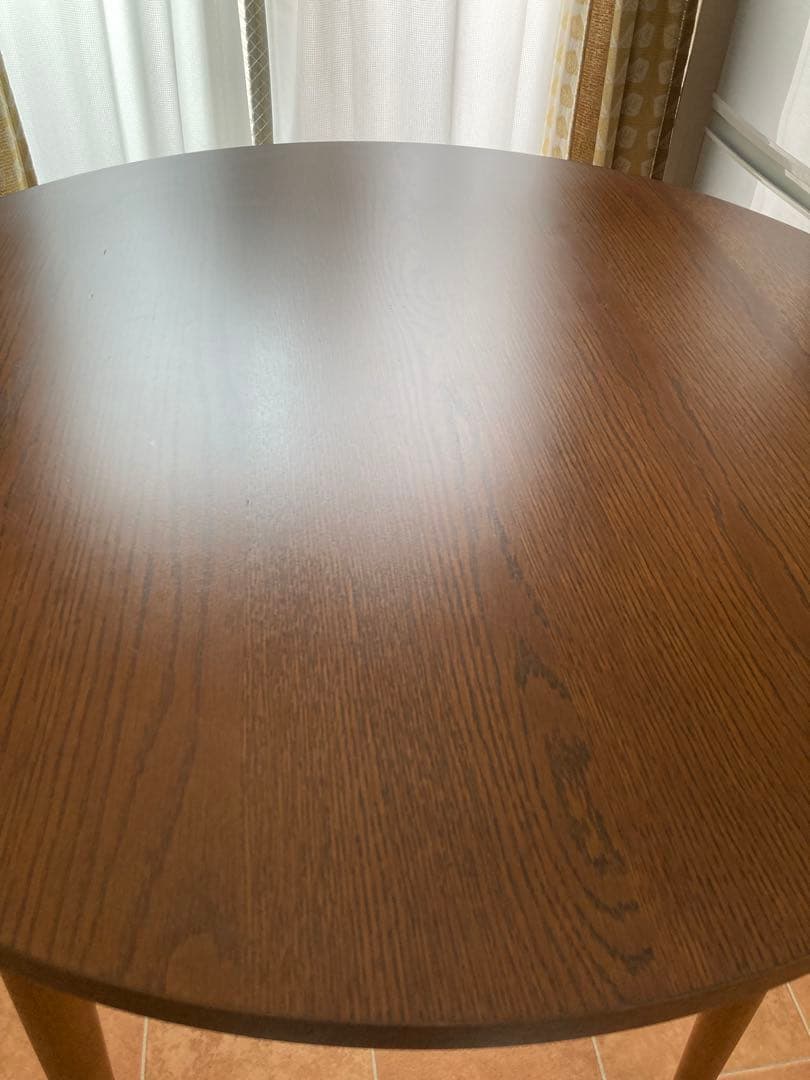 ダークブラウン　円形　丸　木製ダイニングテーブル