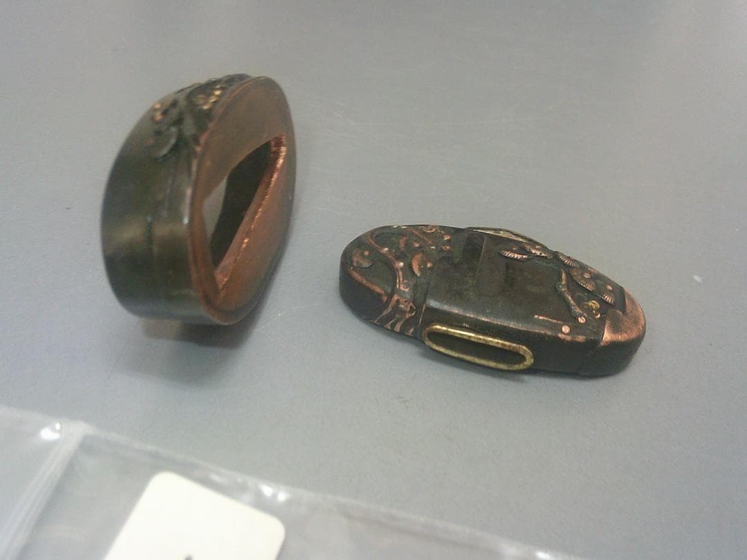 利用！【刀装具部品　縁頭　松木葉文細工　赤銅　小道具・N5】★コレクション美術品