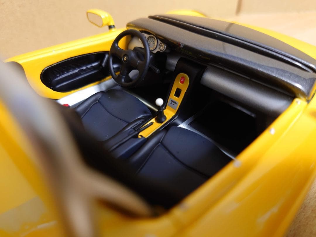1/18 ルノー スポーツ スパイダー 1996 イエロー Renault SS